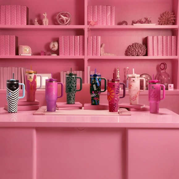 Stanley x Barbie 80S DYNAMITE 40 OZ QUENCHER NIB - Picture 3 of 4